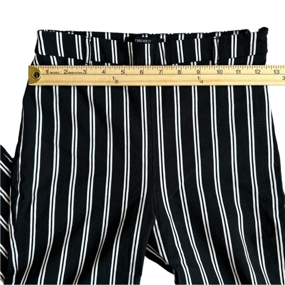 Black and White Striped Pants 🖤🤍🖤 - Picture 7 of 9